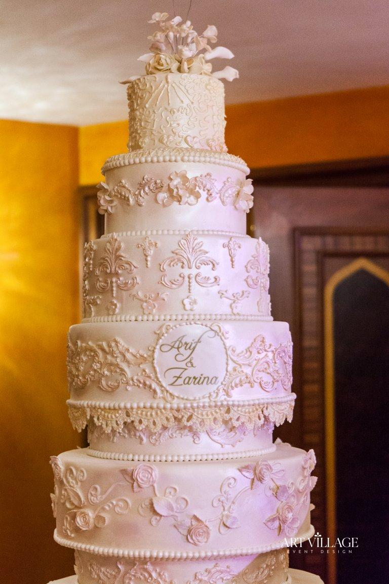 8 tier elegant cake